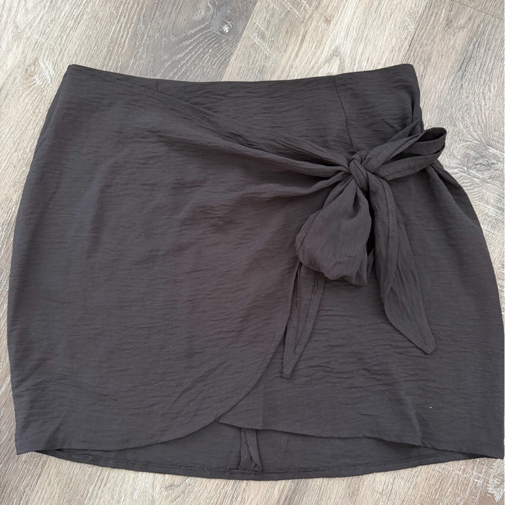 SHEIN Black Tie-Front Mini Skirt